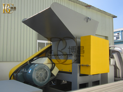塑膠破碎機(jī)價格越做越低，去哪里找新的市場？